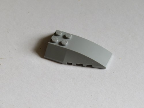LEGO 1 Luz Gris Azulado Cuña 6 x 4 Triple Curvo 43712 Nuevo