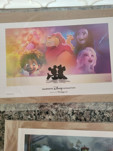 Lote 2 póster impreso experiencia inmersiva animación Disney 2023 Frozen Lion King - Imagen 3 de 3