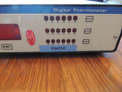 Wavetek RM250 Tabletop Digital Thermometer - Picture 2 of 7