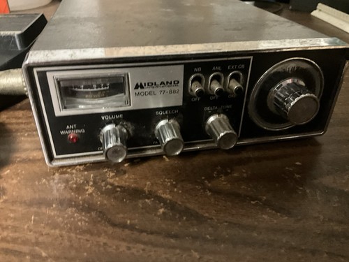 Japan 1976 Midland International Model 77-882 CB Radio W/ Microphone Not Tested - Picture 3 of 8