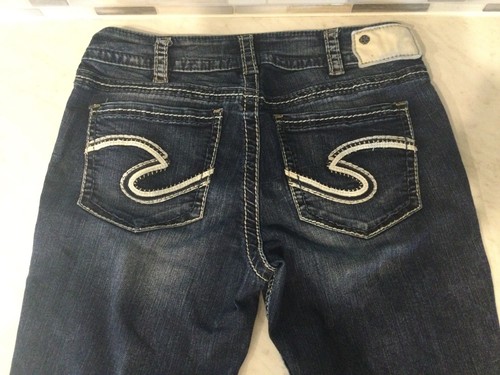SILVER JEANS WOMEN/JUNIOR SUKI BLUE DARK WASH DENIM CAPRIS SIZE W30 - Picture 3 of 16