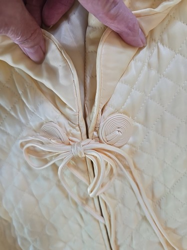 Vintage 50s Womans Barbizon Yellow Quilted Bed Jacket Size Medium - Picture 9 of 11