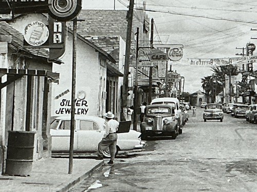 RPPC - Cartolina Main Street Villa Acuna Coah Messico anni '40 AUTO ANTICHE CAMION - Foto 9 di 15
