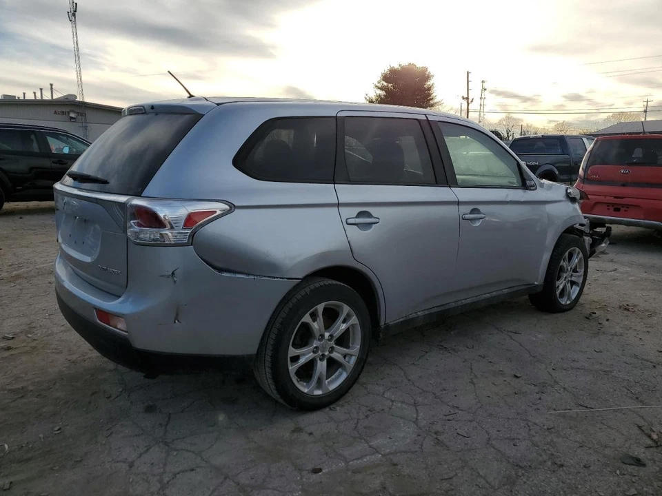 Conjunto de filtro de aire usado se adapta a: Mitsubishi Outlander 2014 grado A Foto 3 de 4