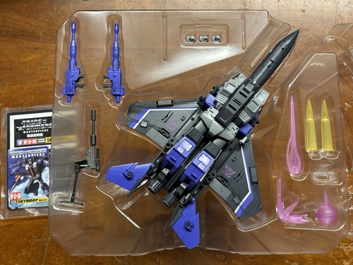 Takara Tomy Transformers G1 Masterpiece MP-52+SW Skywarp Ver. 2.0 - Picture 6 of 10