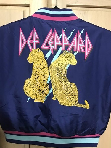 *NEW* Def Leppard Girls Navy Blue Graphic Print Bomber Jacket Size 7/8 - Picture 12 of 12