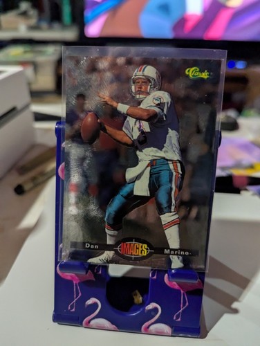 1994 Classic Games Up Close Dan Marino #85 Images textured Miami Dolphins - Picture 2 of 3