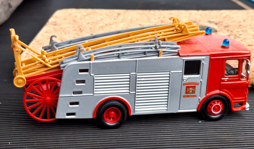 Corgi Modellauto Pump Escape Fire Truck 1972 (Feuerwehrauto) Diecast 1:50 - Bild 5 von 8
