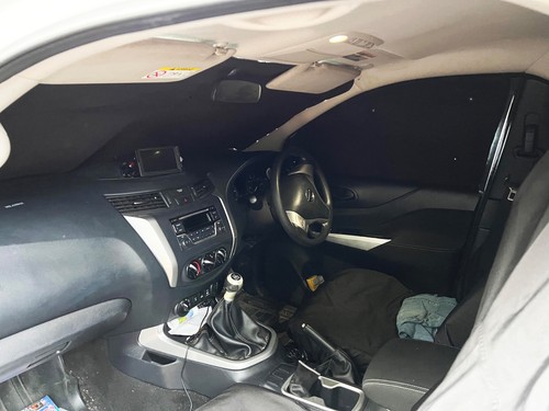 Nissan Navara King Cab 3. Gen Isolierte Thermo Verdunkelungsrollos 6tlg Set - Bild 2 von 12