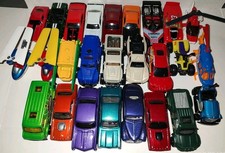 VARIOUS HOT WHEELS  MATCHBOX CARS TRUCKS MIXED LOT LOOSE OF 26 VEHICLES L K