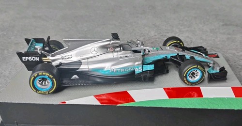 Altaya Mercedes-Benz F1 W08 EQ Power+ 2017 Lewis Hamilton 1:43 - Picture 2 of 3