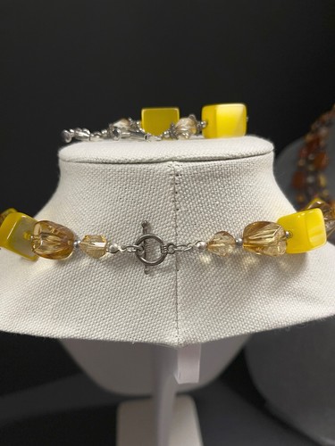 Chunky Yellow Cube and Twist Beaded Vintage Necklace Set - Picture 6 of 7