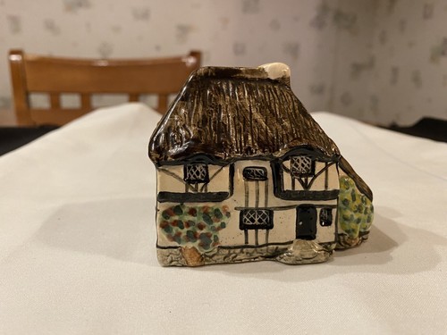 Vintage Yeoman’s Cottage Worldwide Series #SB12