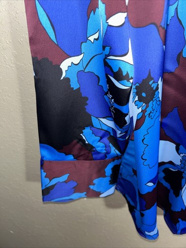 NWT  Long Sleeve Blouse Who What Wear New Sz M Black Blue Floral  C1 - Picture 2 of 11