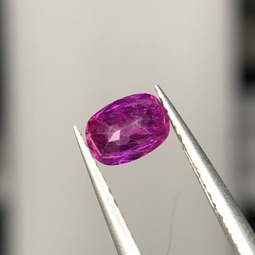 0.85 carat Natural Ruby loose gemstone From Afghanistan - Picture 11 of 11