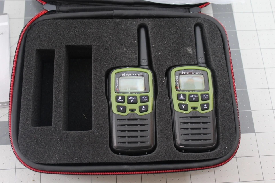 Midland EX37VP 26 Mile Range Emergency Two-Way Radio Kit - Image 2 of 4