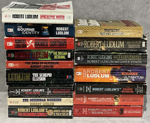Robert Ludlum Lot Of 16 Paperback Books Espionage Spy Novels