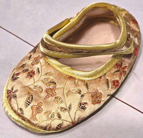 Chinese Brocade Infant Booties-Shoes SZ 4.5" - Delicate Embroider Flowers:)