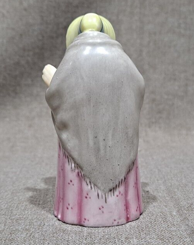 Royal Worcester 3" Granny Snow Candle Snuffer - Picture 3 of 6