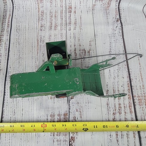 Vtg Slik Oliver Grain Master Combine pressed steel/diecast tow behind Green Part - Picture 2 of 10