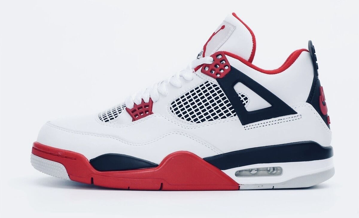 Size 12 - Jordan 4 Retro Fire Red NEW DS OG AJ4 Chicago Size 12 - Jordan 4 Retro Fire Red NEW DS OG AJ4 Chicago