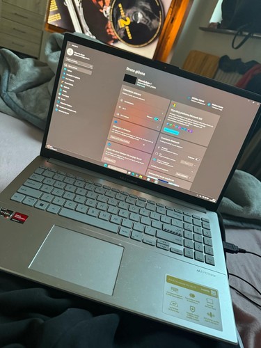 laptopa Asus Vivobook Go 14/15. - Zdjęcie 2 z 5