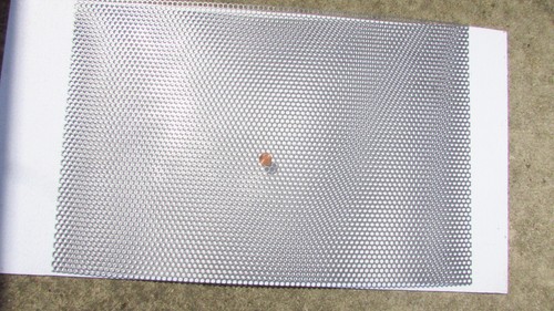 LAMIERA FORATA ACCIAIO AL CARBONIO CALIBRO 18 FORI 1/4"-- 12" X 12" - Foto 8 di 10
