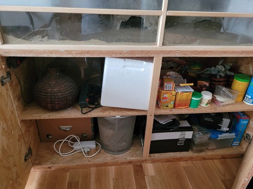 Terrarium 80 H 1,50 B 80 Tiefe mit bissel Zubehör und Unterbau 80 H 1,50 B 80 - Bild 4 von 7
