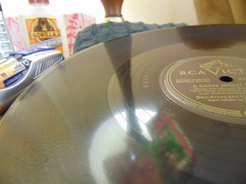 78RPM RCA Victor Desi Arnaz - A Rainy In Night Rio / A Thousand Dreams, nice V+ - Picture 3 of 7