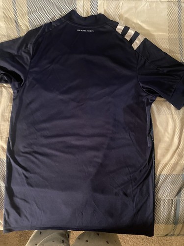 MLS 2022 Sporting KC Team Autographed Jersey - Picture 4 of 5