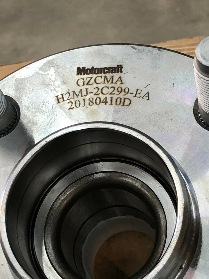 MOTORCRAFT NHUB-81 后乘客侧轮轴承和集线器组件用于 ESCORT — 第 4/4 张图片