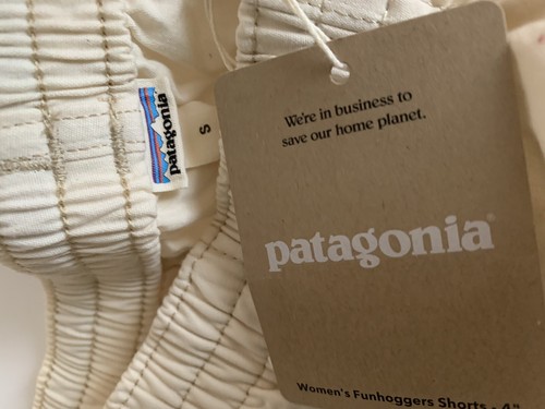 NWT Patagonia Women Funhogger 4" Shorts Undyed Natural Hiking Outdoor Gorpcore S - Picture 9 of 11