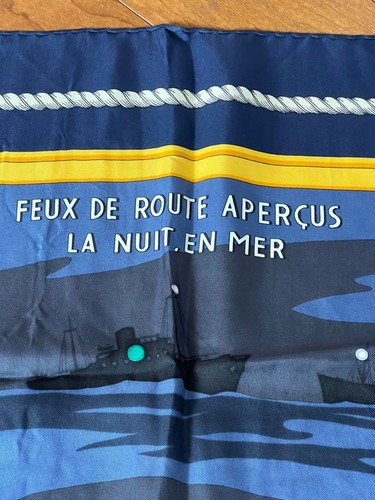 Hermès Carré 90 Schal: Navigationslichter leuchten nachts auf das Meer - Bild 2 von 16