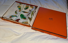 Foulard Hermès Carré 90 plumes  Henri de Linares motif plumes vertes TBE + boite