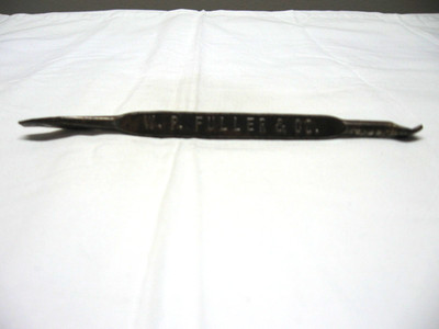 1880-1920 W.P. Fuller Pioneer White Lead Advertising Paint Can Opener
