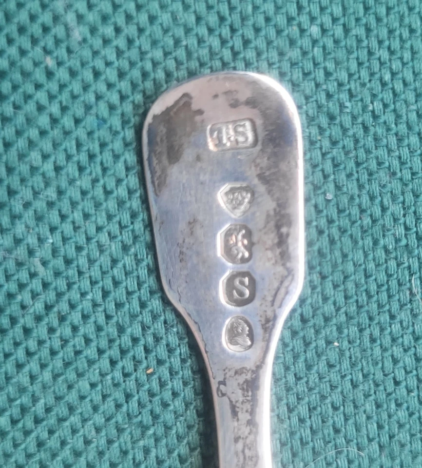 Cuchara de plata esterlina de Londres 1833 - Thomas Streetin, cuenco grabado Foto 3 de 4