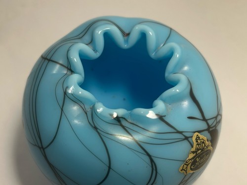 FENTON ART GLASS Barber Blue Turquoise Hanging Hearts Crimped Rose Bowl 1976 - Picture 5 of 11