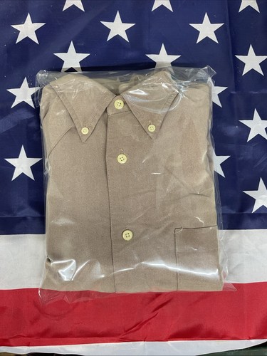 IZOD Long Sleeve Button Down Shirt Mens Size Small Khaki Twill New - Picture 5 of 5