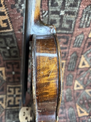 Antique 4/4 Violin Labelled Antonius Stradiuarius Cremonensis Faciebat Anno 1730 - Picture 10 of 24