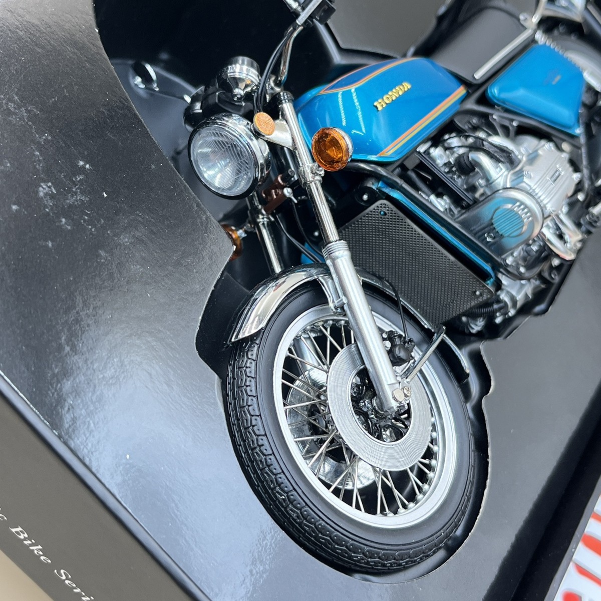 MINICHAMPS 1/12 Honda Goldwing GL 1000 K0 1975 blue green No MINICHAMPS 1/12 Honda Goldwing GL 1000 K0 1975 blue green No