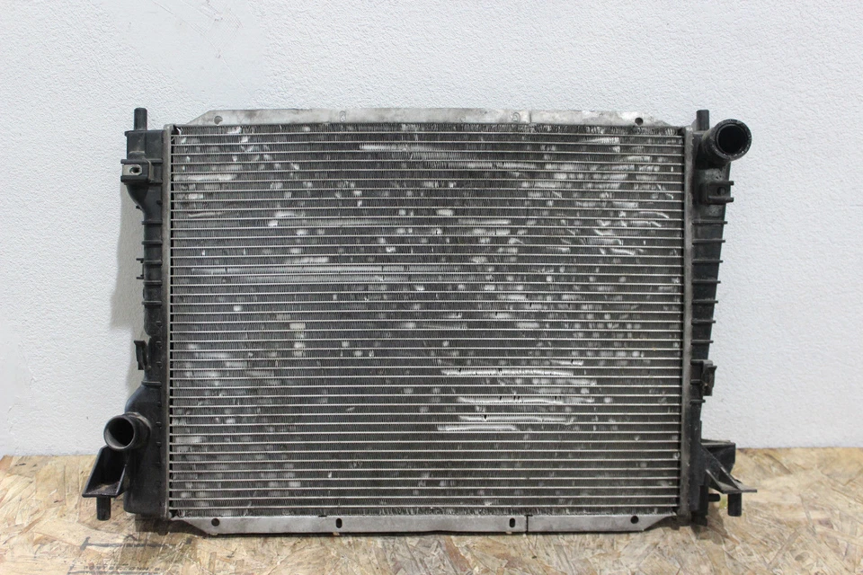 Radiador tipo S Jaguar M701326 2000-2002 3,0 L V6 OEM Foto 2 de 4