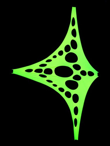 PSYWORK Schwarzlicht Segel Spandex Psy Suzy Triangle, 1,5x2m Partydeko UV-aktiv - Bild 12 von 13