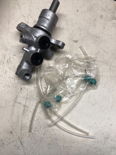 Brake Master Cylinder-Premium Master Cylinder - Preferred Centric 130.34021 #B33 - Picture 5 of 8