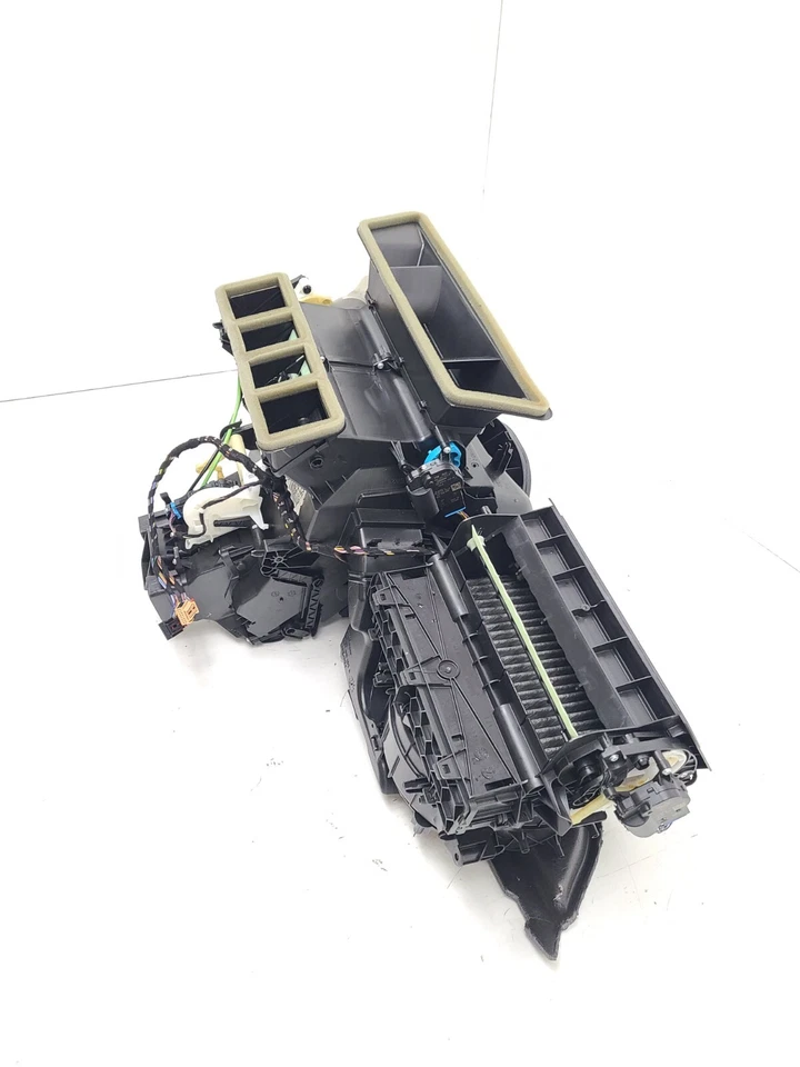 2022-2024 AUDI A3 2.0T QUATTRO HVAC A/C CLIMATE HEATER BLOWER MOTOR HOUSING BOX  - Image 4 of 4