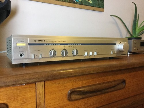 Hitachi HA-2800 Integrated HiFi Stereo Amplifier Separate Silver Made In Japan - Picture 1 of 10