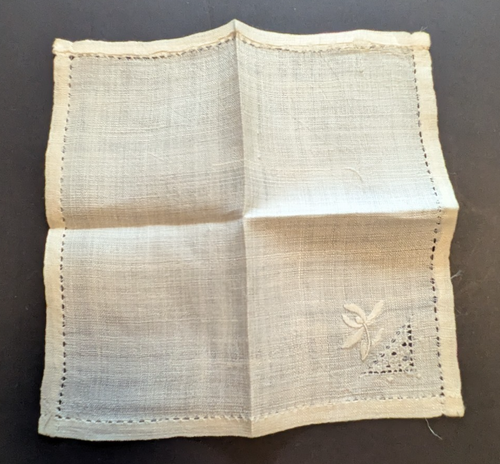 Vtg Linen Set of 4 Ivory Tea Cocktail Napkins Monotone Embroidered Corner Flower - Picture 4 of 9