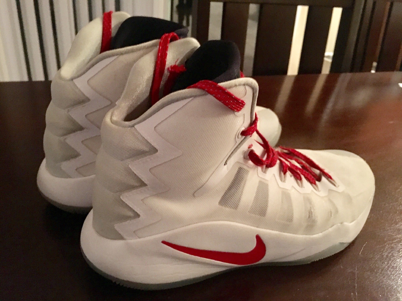 Nike zapatillas de baloncesto blanco y rojo hyperdunk comodo gran descuento Nike zapatillas de baloncesto blanco hyperdunk y rojo hyperdunk blanco comodo gran descuento aa0b43