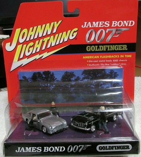 Escena de diorama Johnny Lightning James Bond Goldfinger pequeña abolladura en burbuja NISP - Imagen 1 de 3