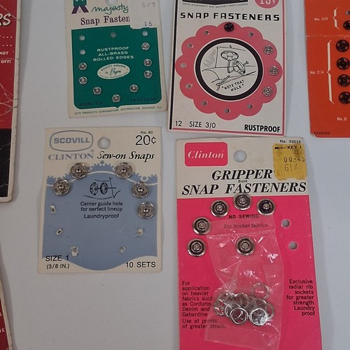 Massive Vintage Snap Fasteners Lot 40s–70s Cards Tools Retro Sewing Ephemera - Picture 9 of 18