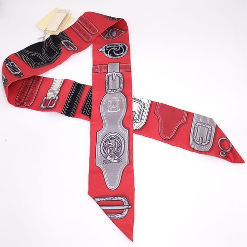 Bufanda Hermes Twilly roja/negra seda 86 cm usada con caja - Imagen 2 de 7
